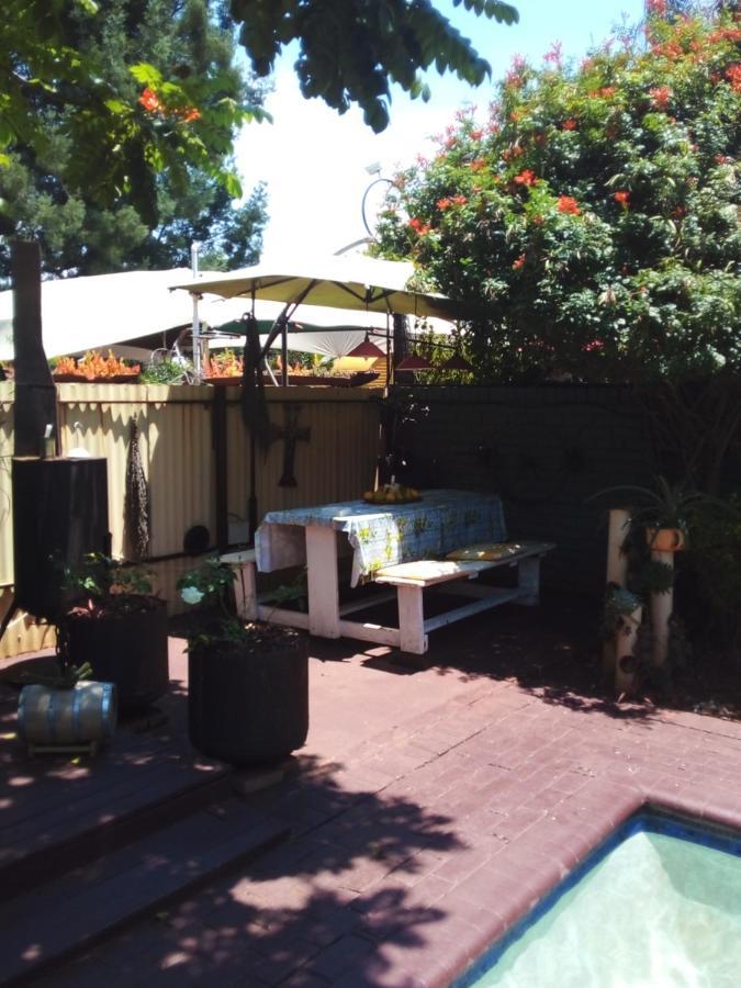 Africas Eden Guesthouse Mookgophong Esterno foto