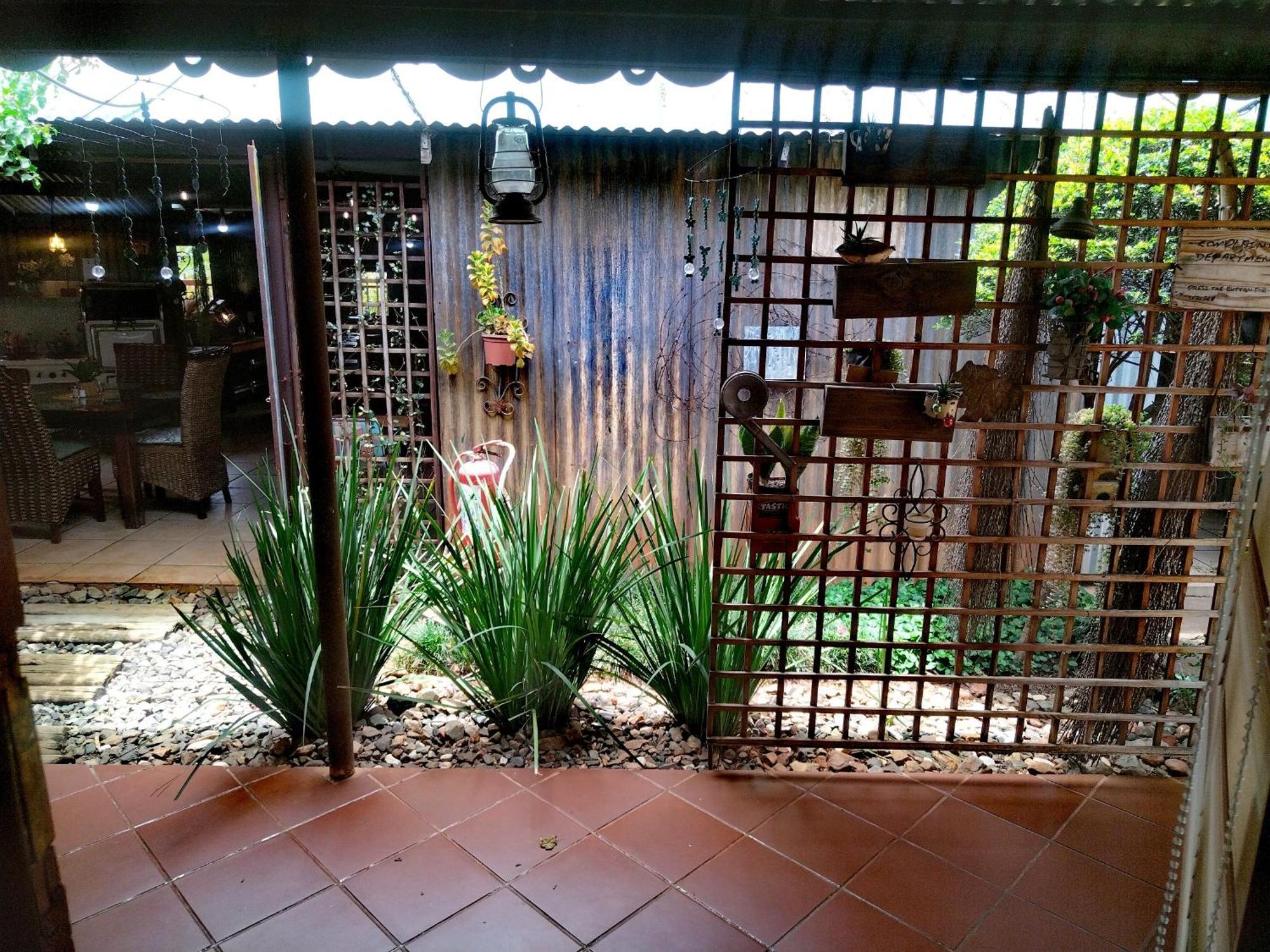 Africas Eden Guesthouse Mookgophong Esterno foto