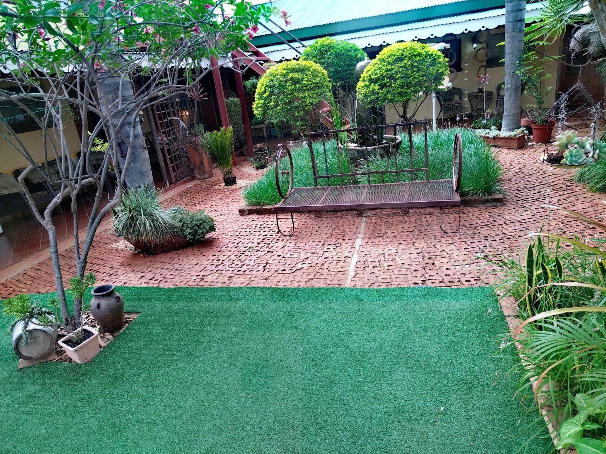 Africas Eden Guesthouse Mookgophong Esterno foto