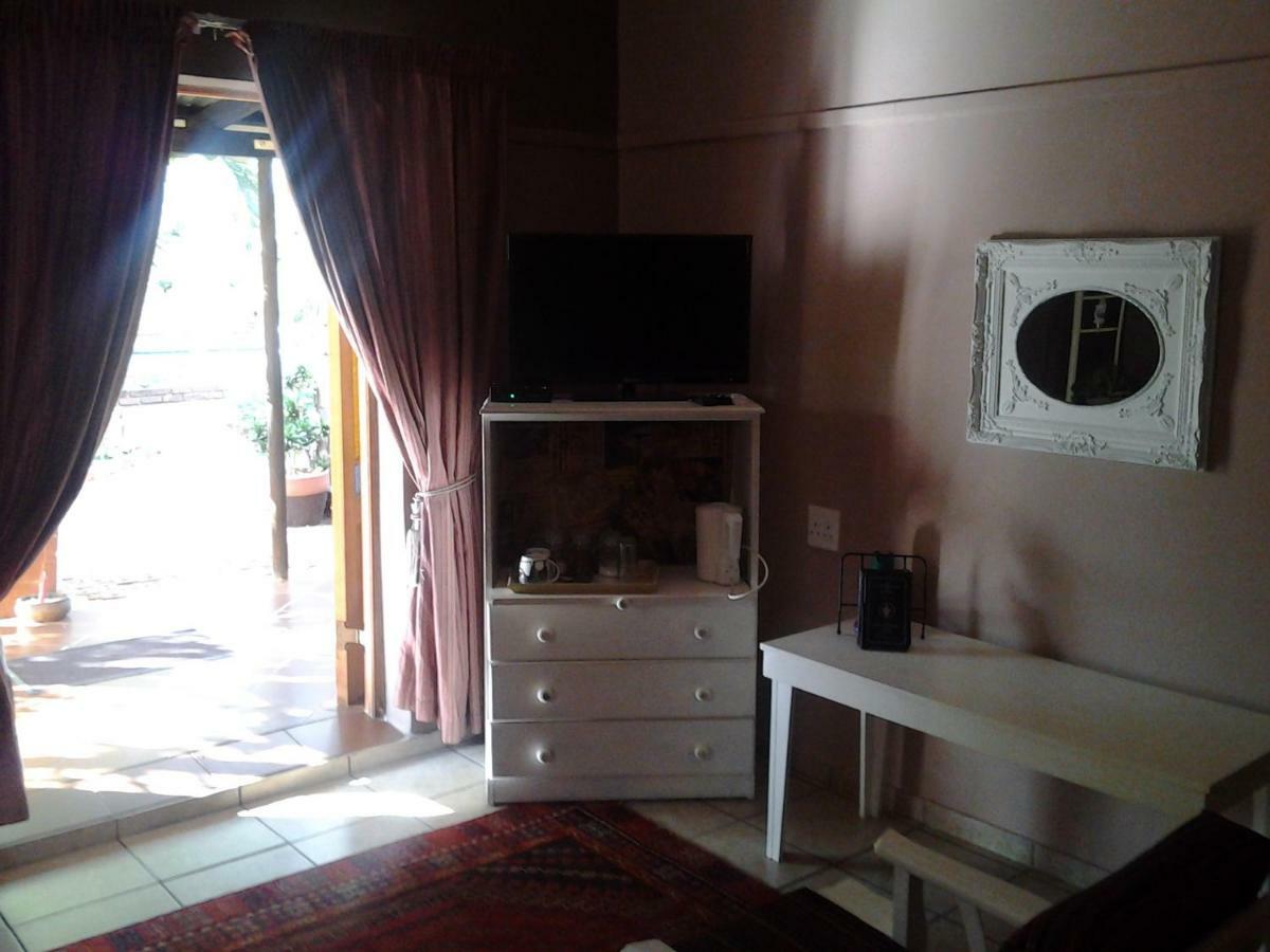 Africas Eden Guesthouse Mookgophong Esterno foto