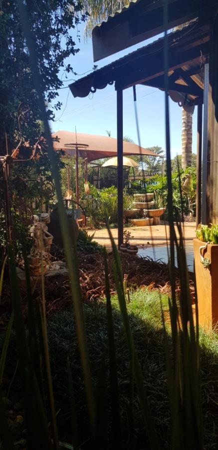 Africas Eden Guesthouse Mookgophong Esterno foto